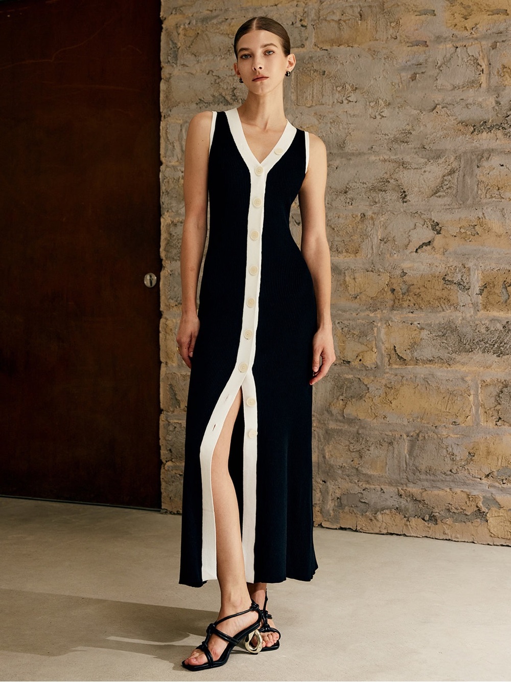 ๐NWT Commense Black Maxi Sweater Tank Dress with Cream Trim, Sz Medium - Picture 3 of 11